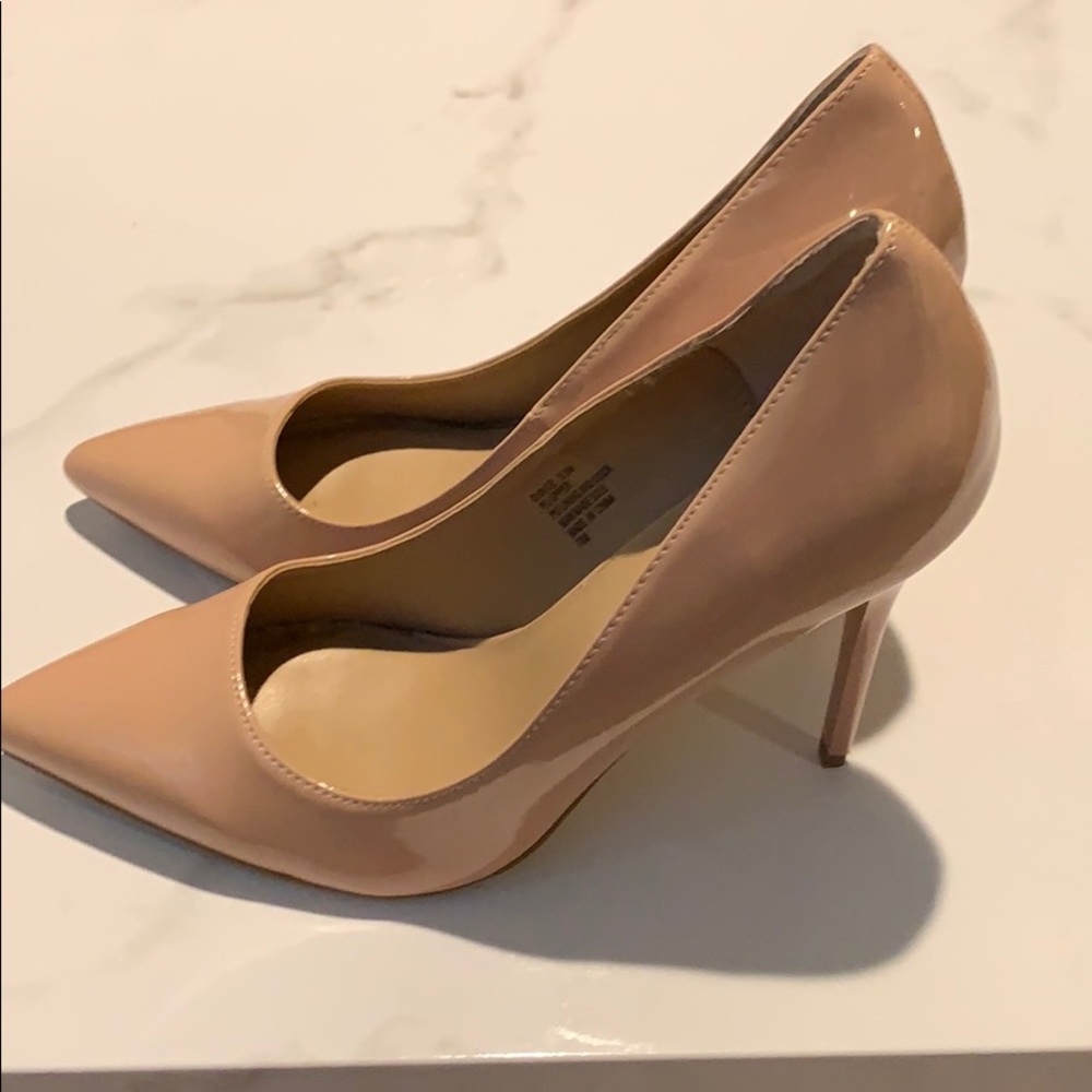 Heels - Picture 2 of 4